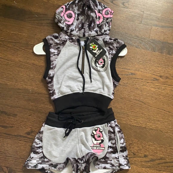 Bang energy merchandise top with shorts set - Picture 1 of 6